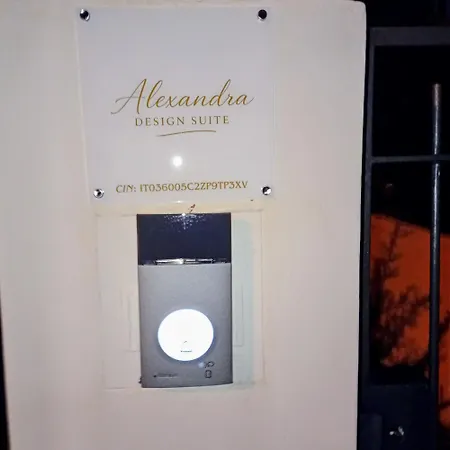 Appartamento Alexandradesignsuite -eleganza A Due Passi Dal Centro Carpi